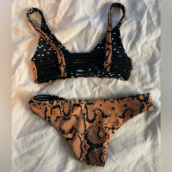 Rip Curl Reversible Mirage bikini - Picture 5 of 9